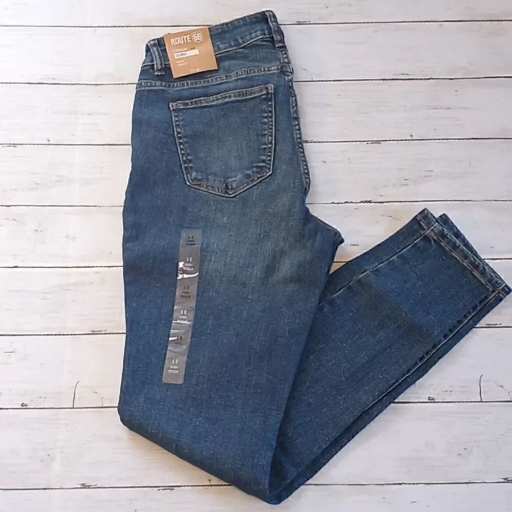 Women's Mid Rise Skinny Jeans